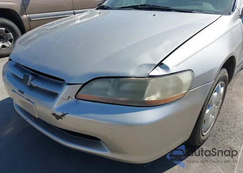 1999 Honda Accord Lx из США, поврежденный, VIN 1HGCG5643XA137357